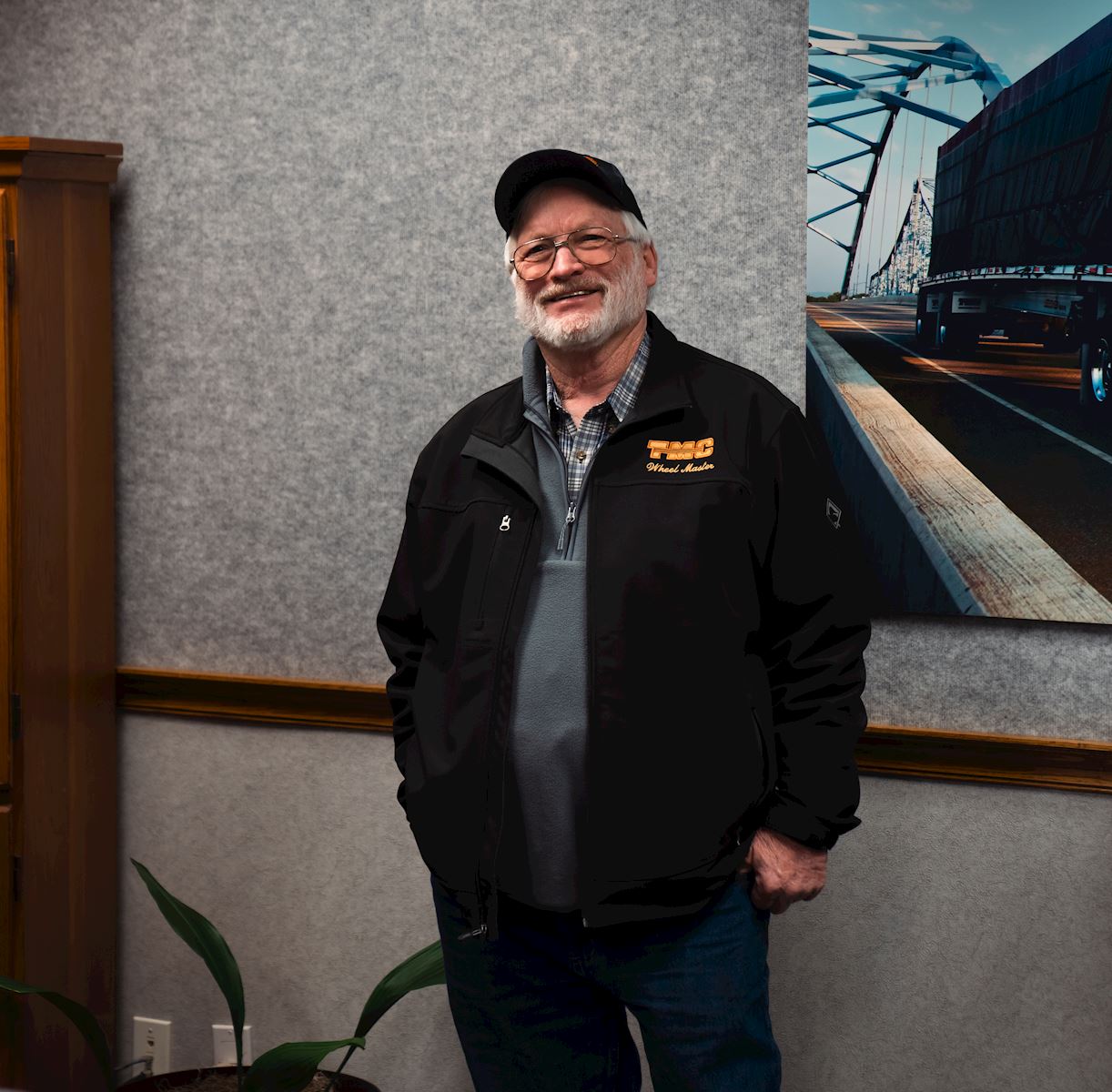 Wheel Master Les Bohlken Retires After 37 Years Driving for TMC